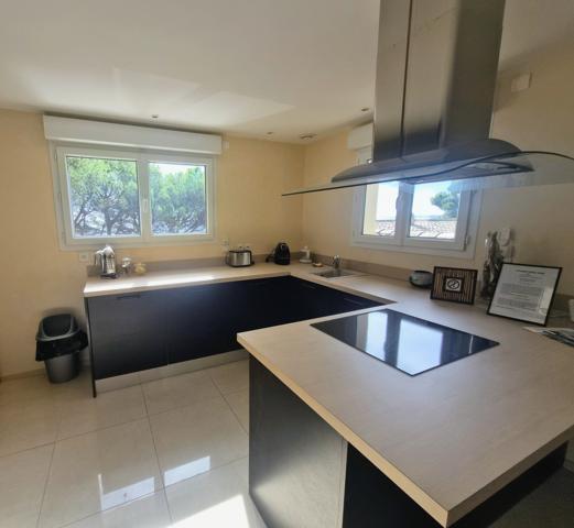 Villa 7 pièce(s) 5 chambre(s) 290 m²