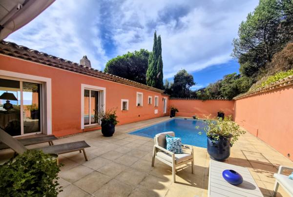 Villa 7 pièce(s) 5 chambre(s) 290 m²