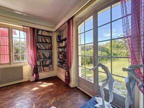 Maison à vendre    11 pièces • 400 m2 Anglet