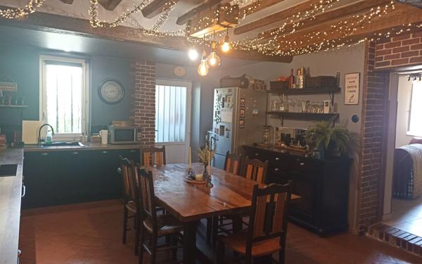 Maison à vendre    6 pièces •  Saint-Loubouer