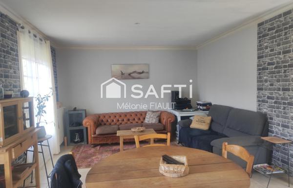 Maison plain pied à Flers, implantée sur 497 m² de terrain; à saisir.