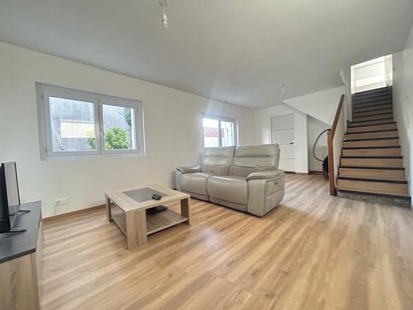 Grande Maison de Ville avec studio indépendant loué – 170m2 habitables + garages 200m2 Toutes les caractéristiques
