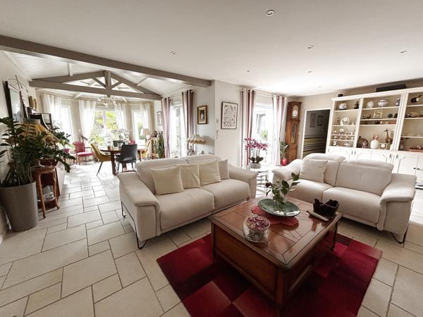MAISON FAMILIALE AVEC PISCINE – LES SABLES D’OLONNE Toutes les caractéristiques
