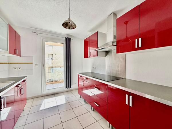 Bel appartement T3 avec terrasse et parking - Avignon