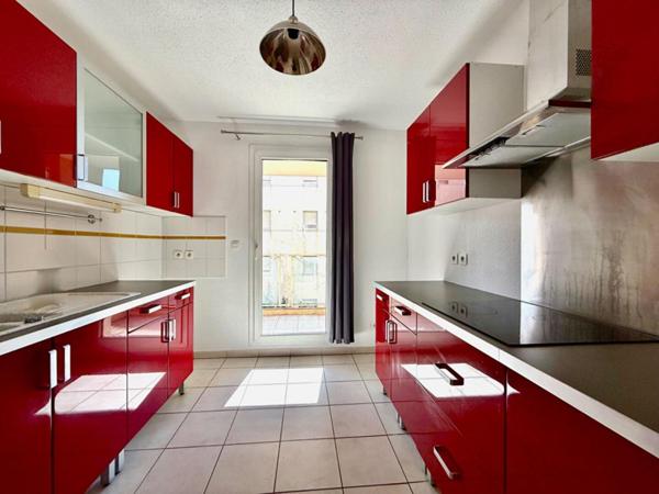 Bel appartement T3 avec terrasse et parking - Avignon