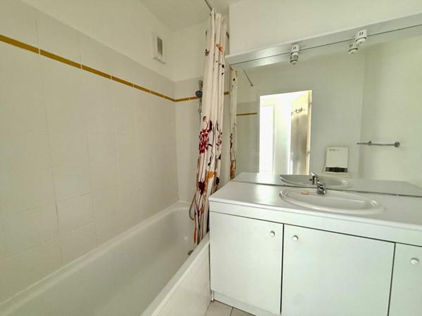 Bel appartement T3 avec terrasse et parking - Avignon