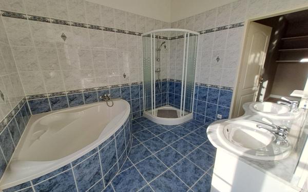 Maison à louer    4 pièces •  Saint-Jean-d'Angély