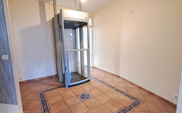 Maison à louer    4 pièces •  Saint-Jean-d'Angély