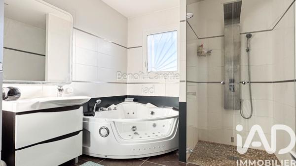 Maison à vendre 6 pièces 172 m² Saint-Nazaire-d'Aude