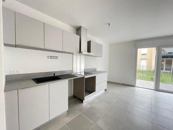 Location Appartement 2 pièces 45 m2 à Cenon