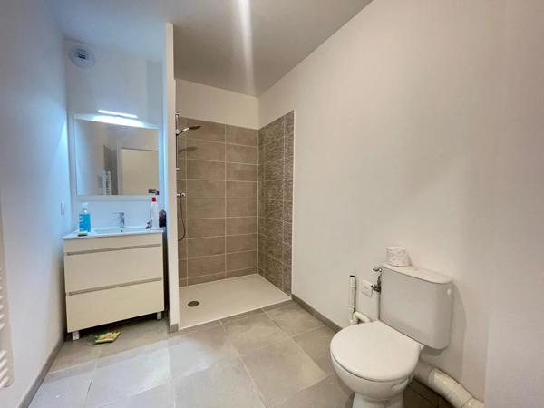 Location Appartement 2 pièces 45 m2 à Cenon