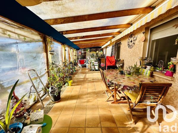 Maison 4 pièces de 89 m² à Le Cannet-des-Maures (83340)