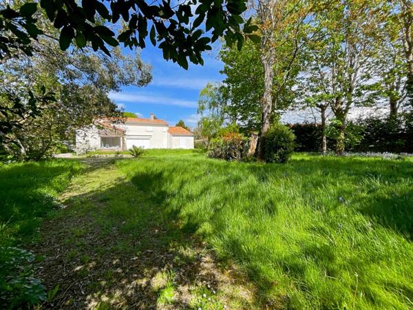 Maison à vendre 8 pièces AYTRE (17)