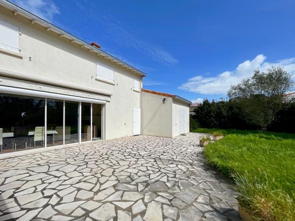 Maison à vendre 8 pièces AYTRE (17)