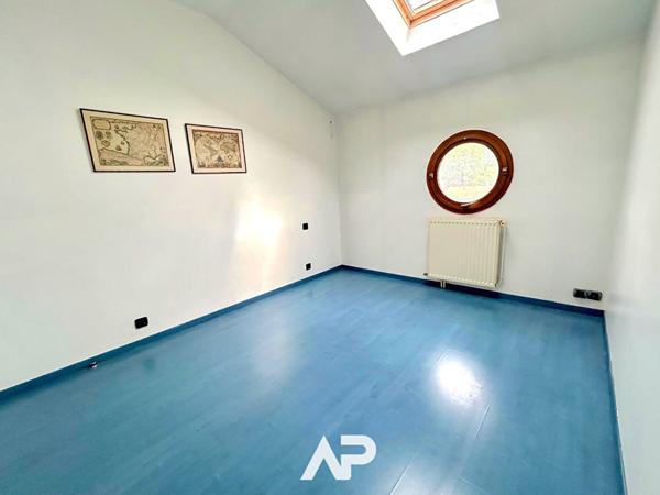 Appartement d'architecte 3 chambres - Garage €447 000 ** - Référence MR620D1