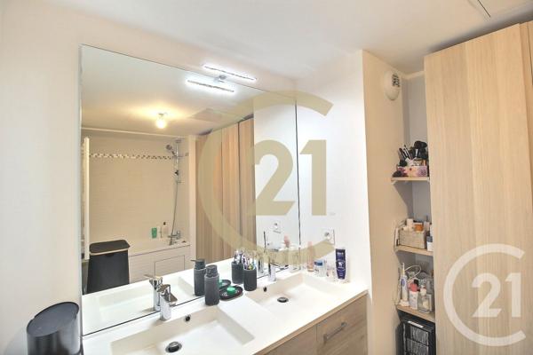 Appartement F4 à vendre  4 pièces - 77,77 m2 ROMAINVILLE - 93
