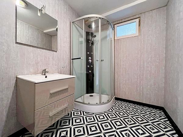 Maison de village 3/ 4 pièces - Coeur Bessières