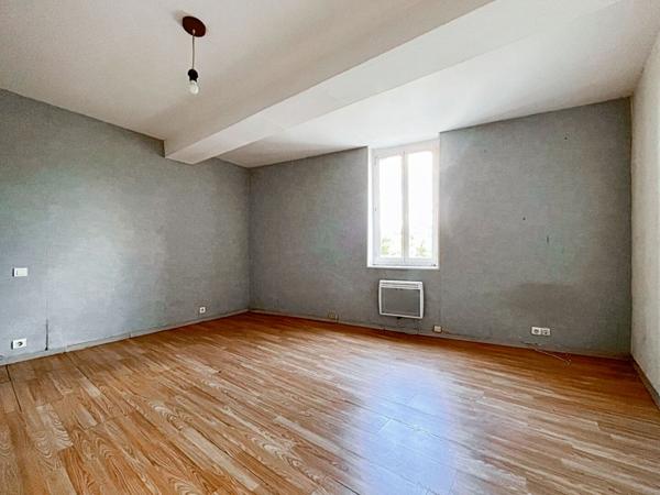 Maison de village 3/ 4 pièces - Coeur Bessières