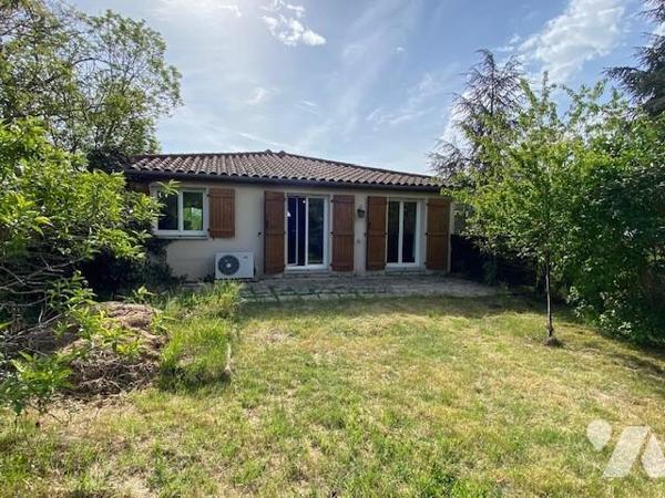 Villa individuelle de plain-pied de type 3, sur terrain plat et clos de 391m², VEAUCHE