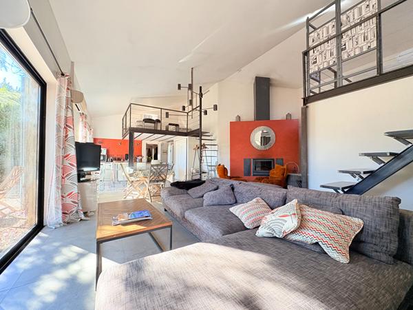 Propriete en campagne de Cucuron, vues magnifiques, piscine 20x4.5