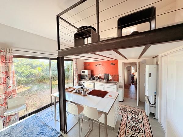 Propriete en campagne de Cucuron, vues magnifiques, piscine 20x4.5