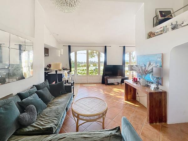 Propriete en campagne de Cucuron, vues magnifiques, piscine 20x4.5