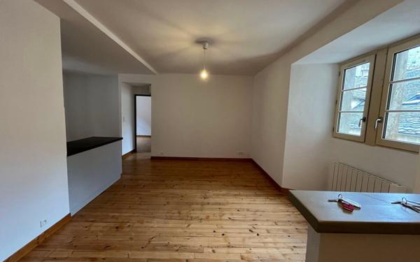 Appartement à louer    3 pièces • 69 m2 Mende