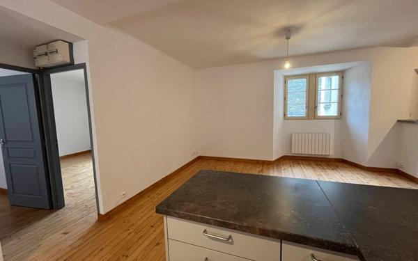 Appartement à louer    3 pièces • 69 m2 Mende