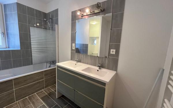 Appartement à louer    3 pièces • 69 m2 Mende