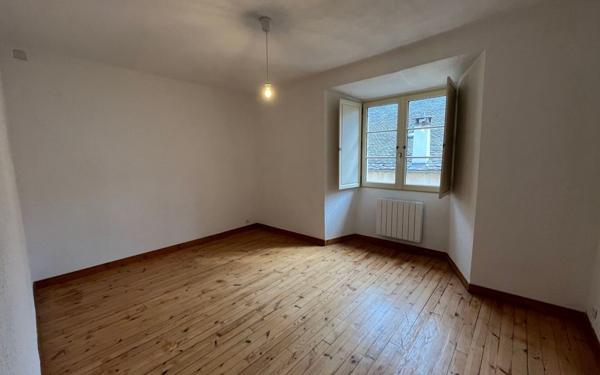 Appartement à louer    3 pièces • 69 m2 Mende