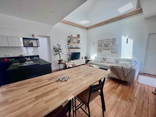 Hyper centre Pau duplex 4 pièce(s) cave et parking