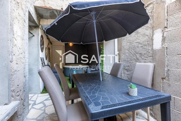 Maison de village, 4 chambres avec garage et extérieur