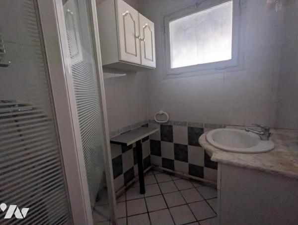CENTRE DE SAINT BREVIN LES PINS FACE MER APPARTEMENT A RENOVER 