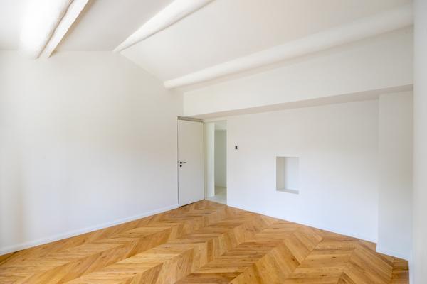CARRÉ D’OR MARSEILLE 1300 - MAISON RÉNOVÉE TYPE 4 AVEC JARDIN, PISCINE ET DEUX STATIONNEMENTS