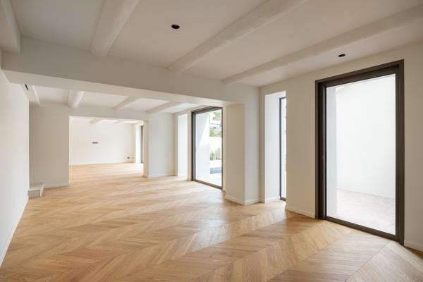CARRÉ D’OR MARSEILLE 1300 - MAISON RÉNOVÉE TYPE 4 AVEC JARDIN, PISCINE ET DEUX STATIONNEMENTS
