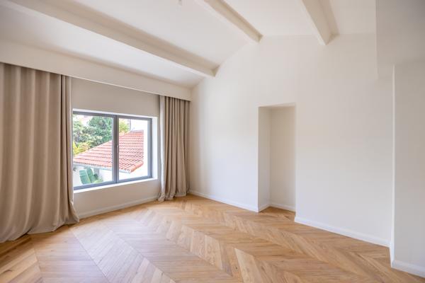 CARRÉ D’OR MARSEILLE 1300 - MAISON RÉNOVÉE TYPE 4 AVEC JARDIN, PISCINE ET DEUX STATIONNEMENTS
