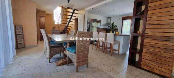 Vente                                                      Maison
                        
                     6 pièces                                         à Boissy-Saint-Léger