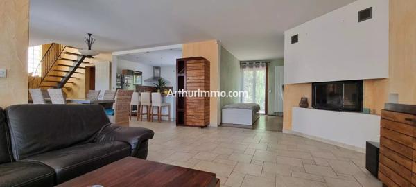 Vente                                                      Maison
                        
                     6 pièces                                         à Boissy-Saint-Léger