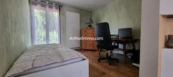 Vente                                                      Maison
                        
                     6 pièces                                         à Boissy-Saint-Léger