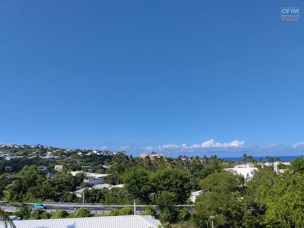 A Vendre T2 de 48 m2 au Roches Noires - Saint-Gilles avec vue mer - 295000€