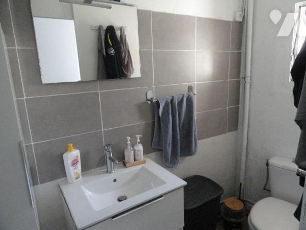 EN EXCLUSIVITE MAISON DE VILLE d'une superficie de 70m² habitable. Elle se compose en rez-de-ch...