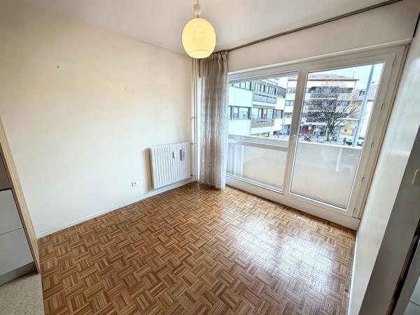 Appartement
                                                                                                                                                                                                                                                                                                                        3 pièce(s)                                                                                                                                                                                                          2 chambre(s)                                                                                                                                                                                                          66.86  m²