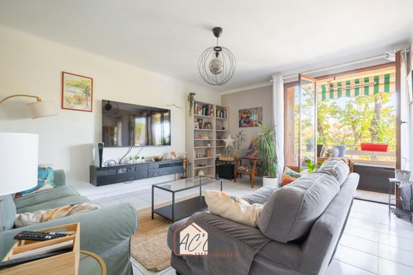 SAINT-JULIEN – APPARTEMENT T3/4 RÉNOVÉ DE 76.82 M² – BALCON – 2/3 CHAMBRES