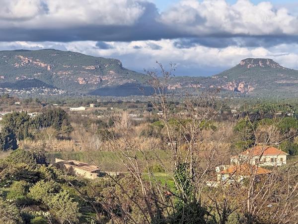 A vendre - Maison mitoyenne de 120 m² / Roquebrune-sur-Argens