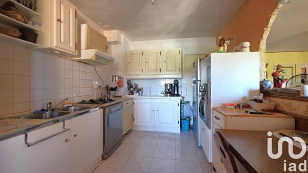 Appartement 5 pièces de 102 m² à Méjannes-le-Clap (30430)