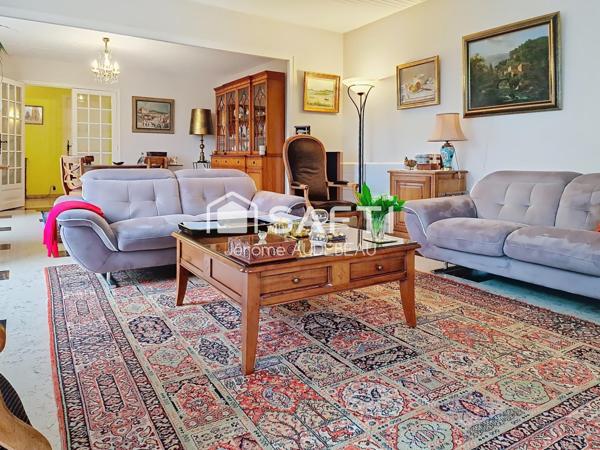 Grande et belle maison sur son terrain spacieux