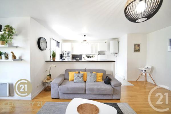 Appartement F3 à vendre  3 pièces - 70 m 2   SERRIS  - 77