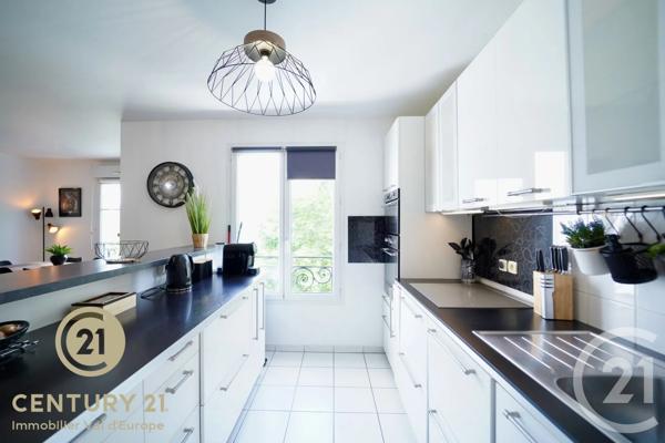 Appartement F3 à vendre  3 pièces - 70 m 2   SERRIS  - 77
