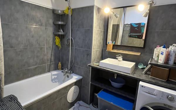 Appartement à vendre    3 pièces • 57 m2 Toulon