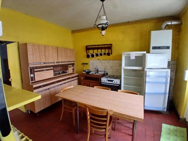Vente                                                      Maison de village
                        
                     3 pièces                      66 m2                     à Toury